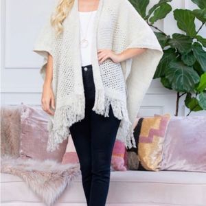 Women’s Ivory Fringe Shawl
